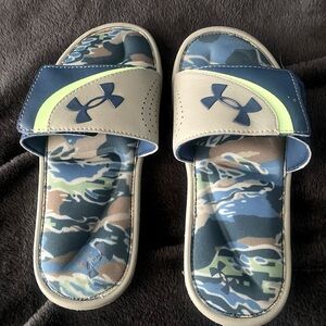 Under armour slides